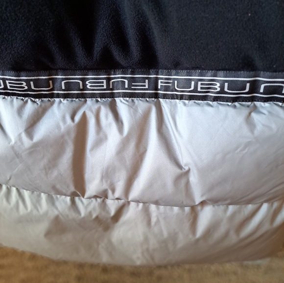 XL Men's 1992 Fubu Collection Winter Jacket - Picture 9 of 9